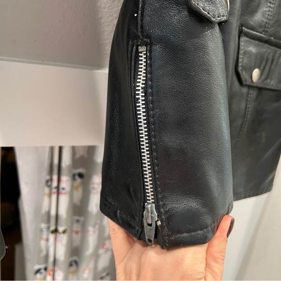 Classic vintage leather jacket - size small with zippers and flare - Picture 13 of 13